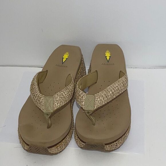 Volatile Women's Woven Wedge Slip-On Tan Sandals Size 10 - Picture 3 of 8